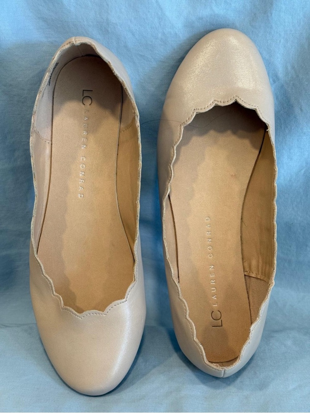 LC Lauren Conrad Beige Scalloped Ballet Flats